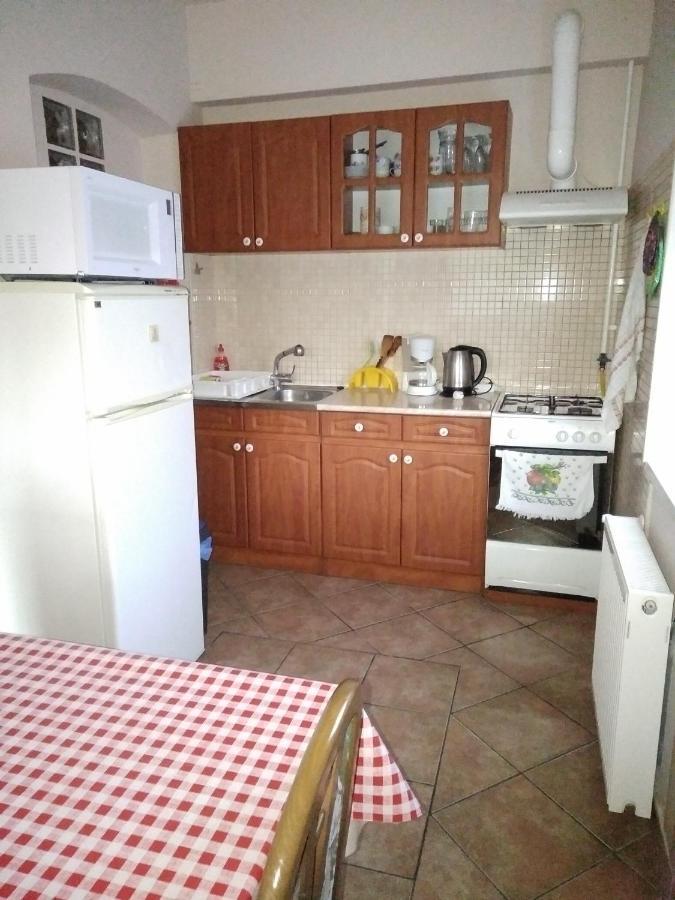 Budai Vam Apartmanhaz Peçuy Dış mekan fotoğraf