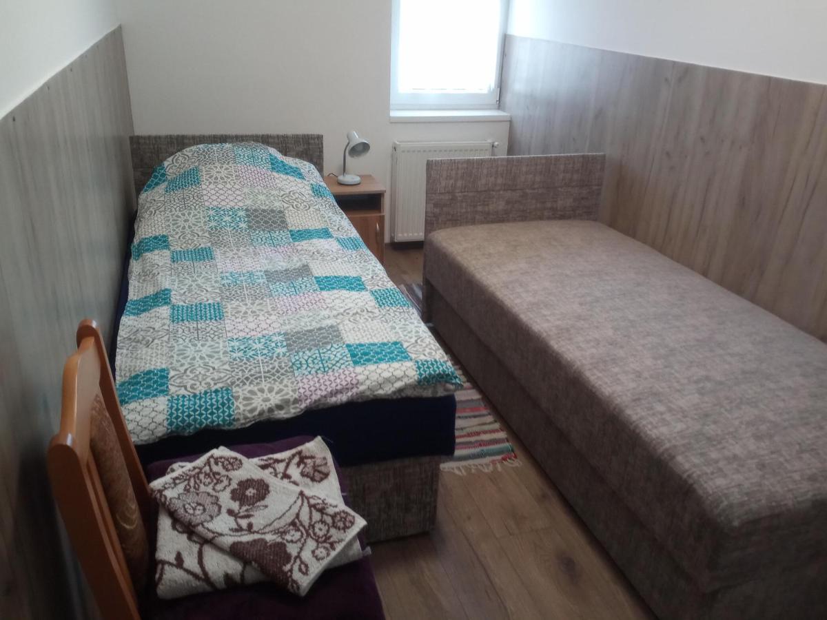 Budai Vam Apartmanhaz Peçuy Dış mekan fotoğraf