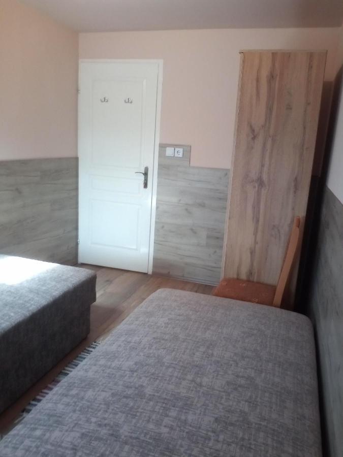 Budai Vam Apartmanhaz Peçuy Dış mekan fotoğraf