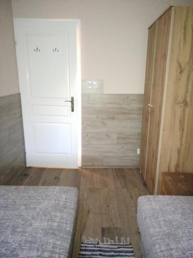 Budai Vam Apartmanhaz Peçuy Dış mekan fotoğraf