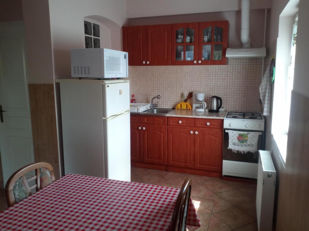 Budai Vam Apartmanhaz Peçuy Dış mekan fotoğraf