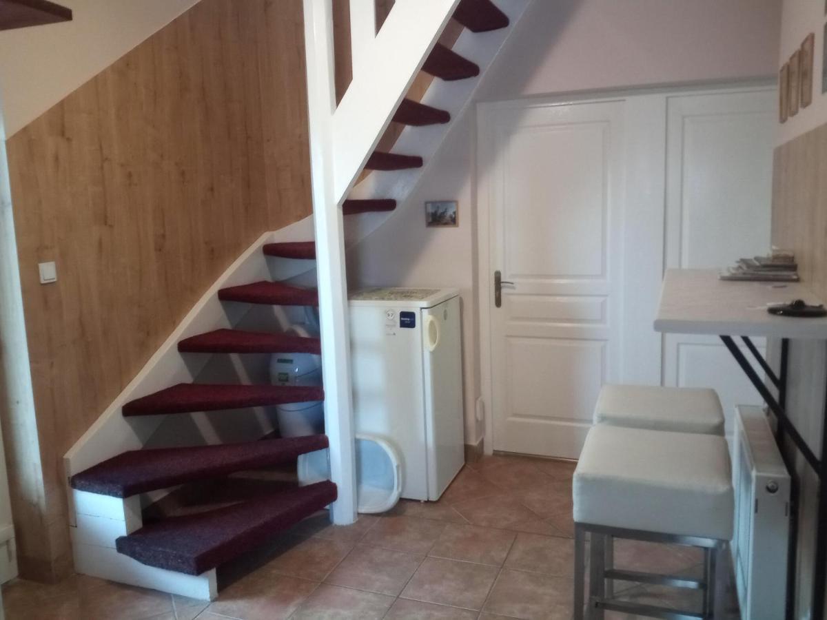 Budai Vam Apartmanhaz Peçuy Dış mekan fotoğraf